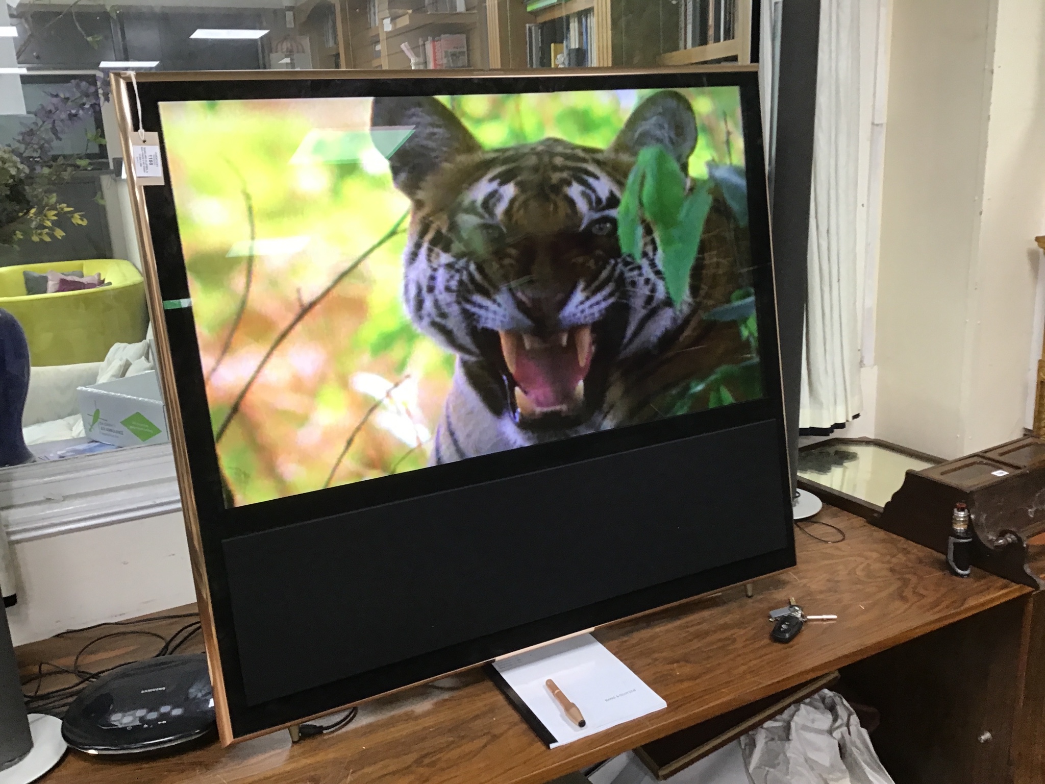 Bang and Olufsen. A Beo Vision II 46